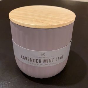 Chesapeake Bay Candle - Lavender Mint Leaf